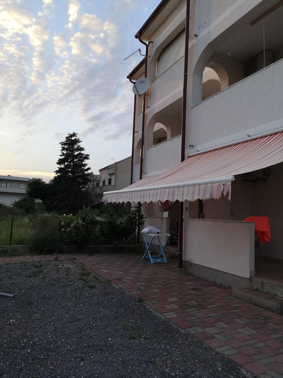 Apartment Zekija Barbat na Rabu Екстериор снимка