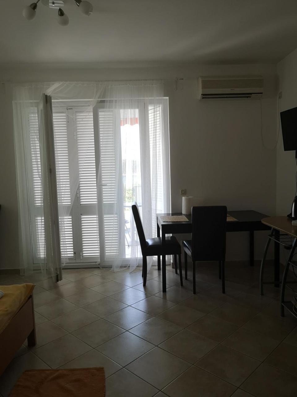 Apartment Zekija Barbat na Rabu Екстериор снимка
